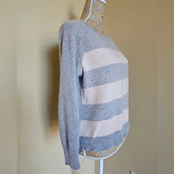 100% Cashmere Gray Cream Striped Sweater Apt. 9 - Picture 2 of 8